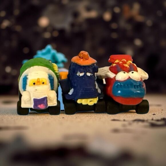 Trash Pack TRASH WHEELS Rubber Squishy Cars Splatter Fly Muck Truck T Ractor A3 - Picture 1 of 10